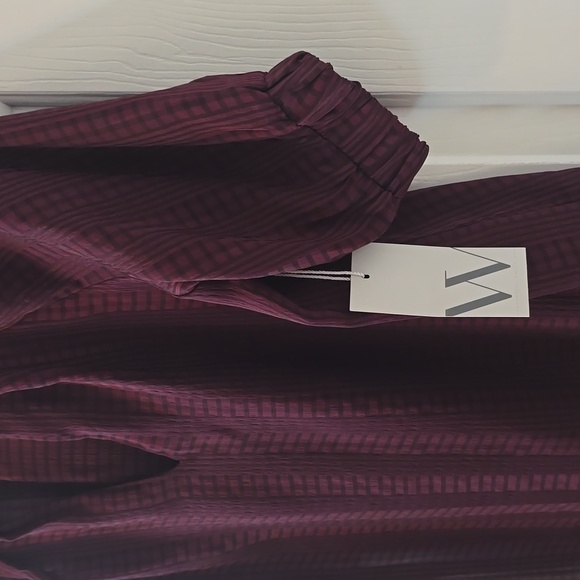 WORTHINGTON BRAND WOMENS BURGUNDY & BLACK SHORT SLEEVES BLOUSE TOP SIZE SMALL - Picture 7 of 14